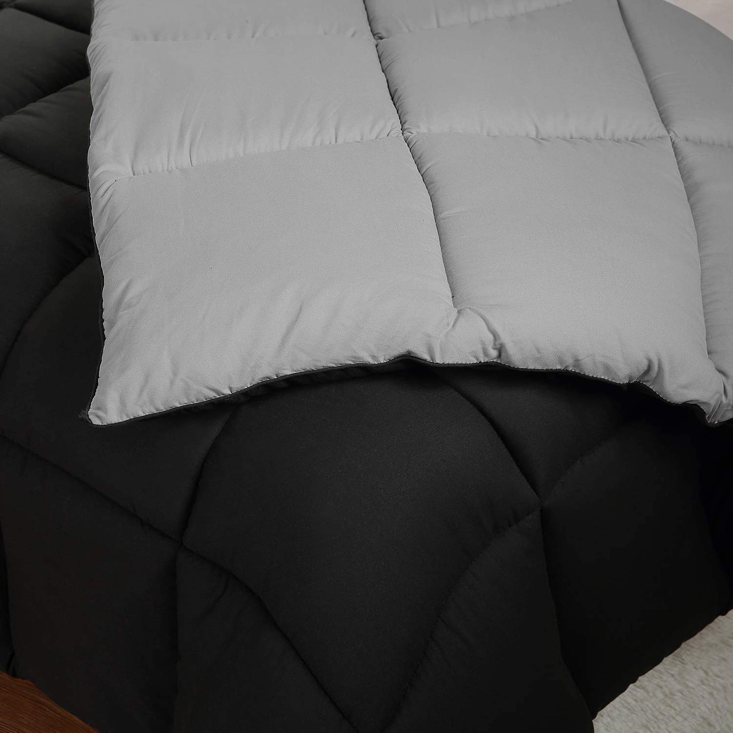 Utopia Bedding Comforters Queen Size, All Season Duvet Insert, Down Alternative Box Stitched Bed Comforter with Corner Tabs, Machine Washable (White)
